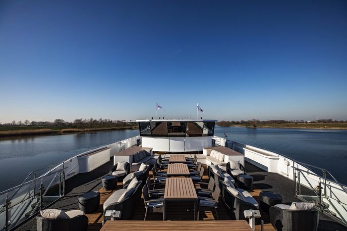 Entertainment on MS George Eliot